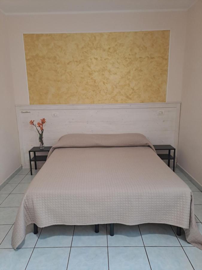 Hotel Lo Smeraldo Roccavivara Extérieur photo