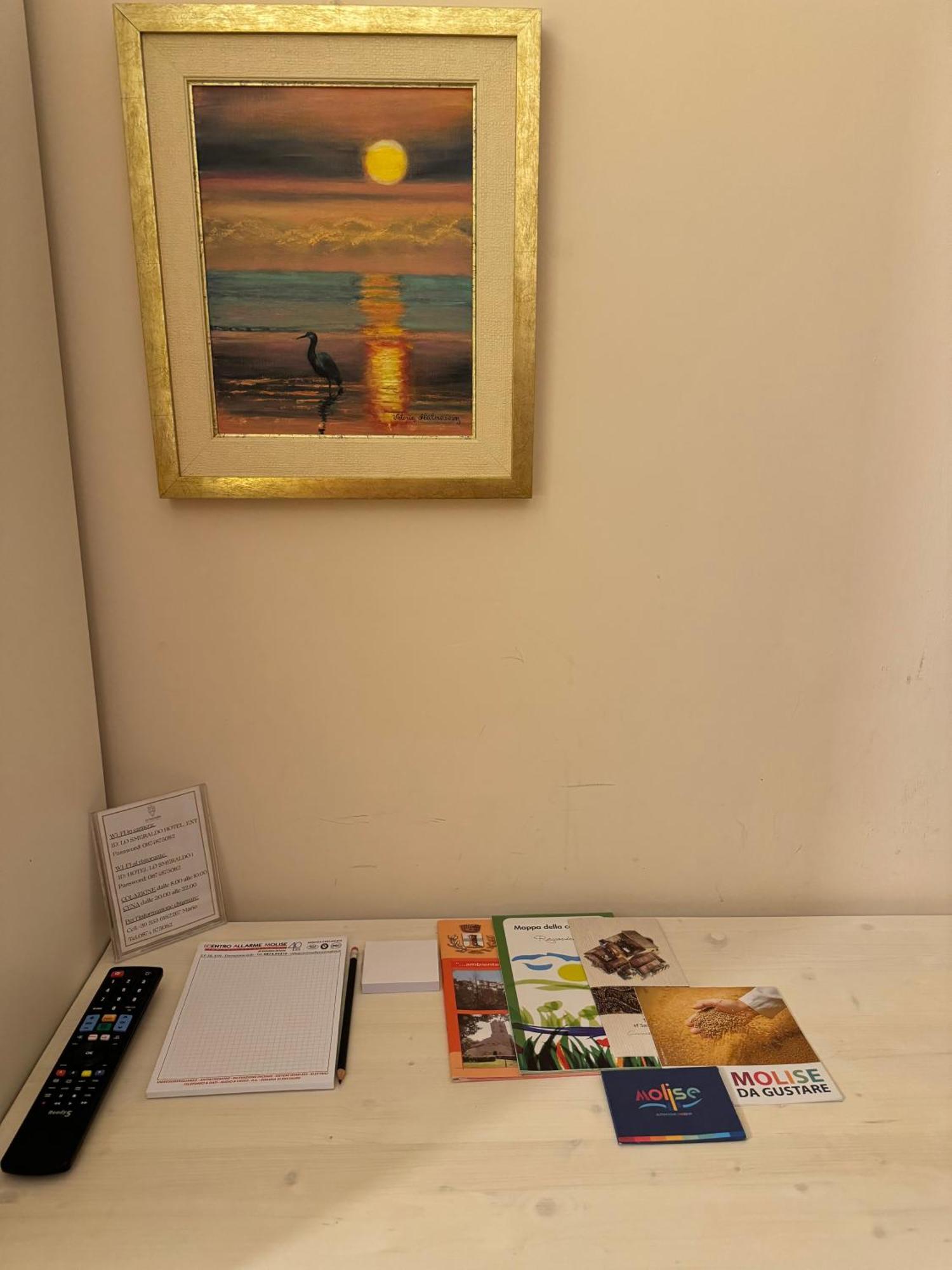 Hotel Lo Smeraldo Roccavivara Extérieur photo