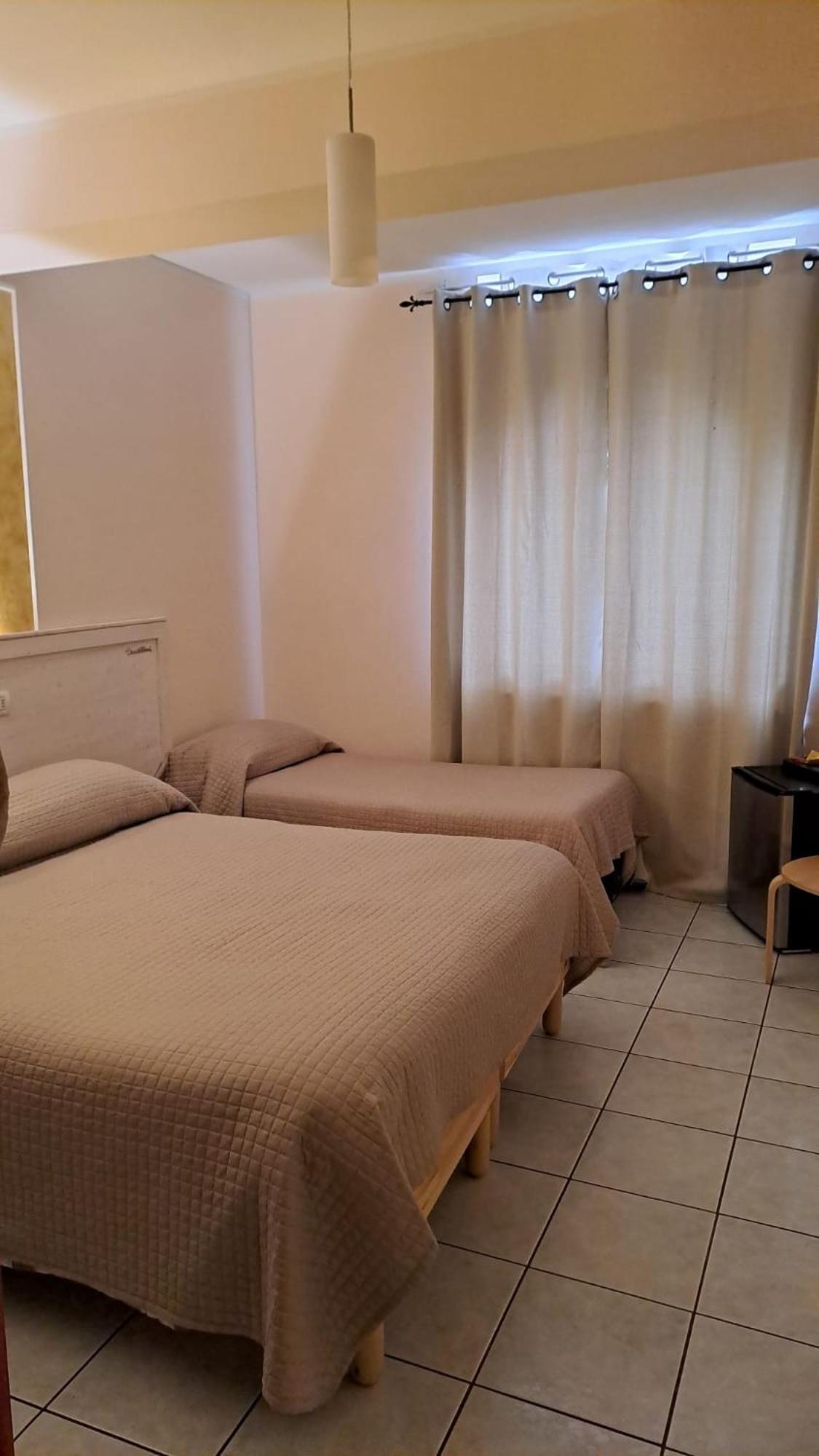 Hotel Lo Smeraldo Roccavivara Extérieur photo