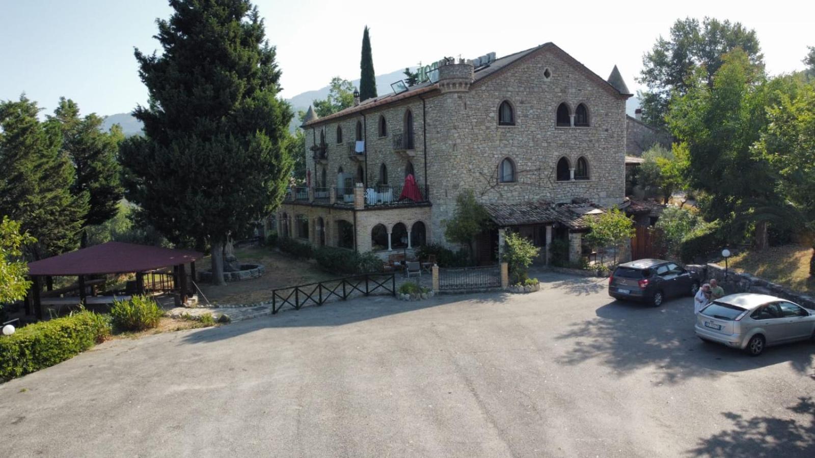 Hotel Lo Smeraldo Roccavivara Extérieur photo